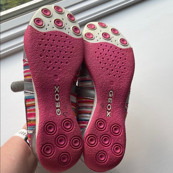 NWOT Geox Striped Silver and Pink Sneakers Size 9.5 - Picture 3 of 10